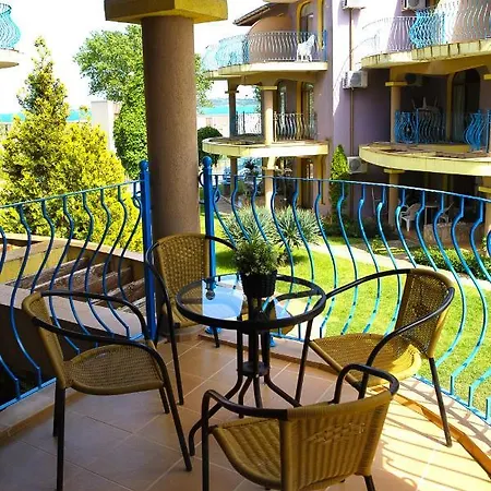 Dari Garden градина Apartment Tschernomorez