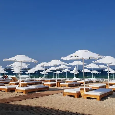 Dari Garden градина Chernomorets