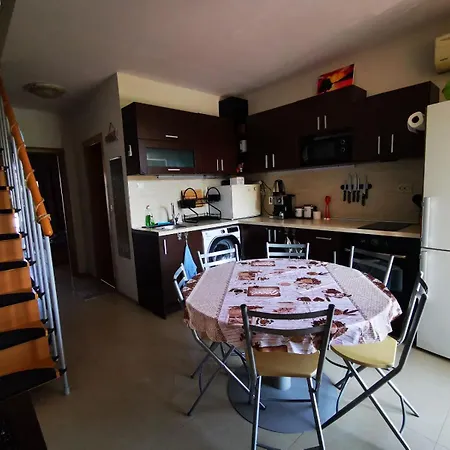 Dari Garden градина Daire Chernomorets