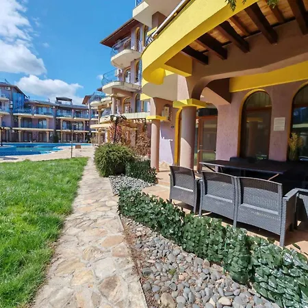 Dari Garden градина Chernomorets