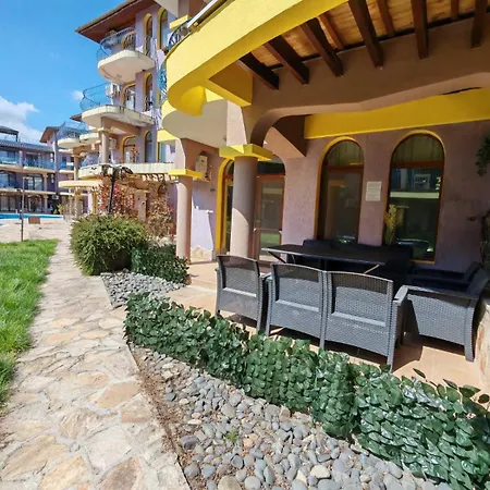 Apartment Dari Garden градина *