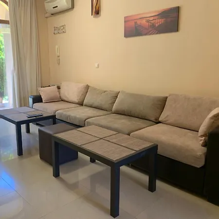 Dari Garden градина Apartment Chernomorets