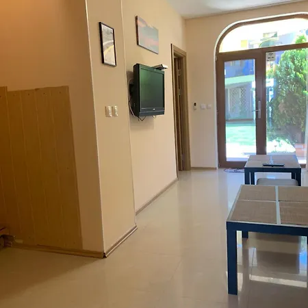Apartment Dari Garden градина Chernomorets