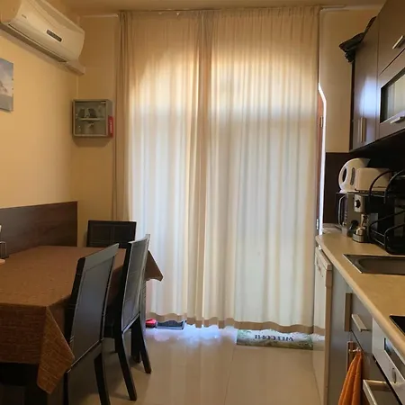 Dari Garden градина Apartment